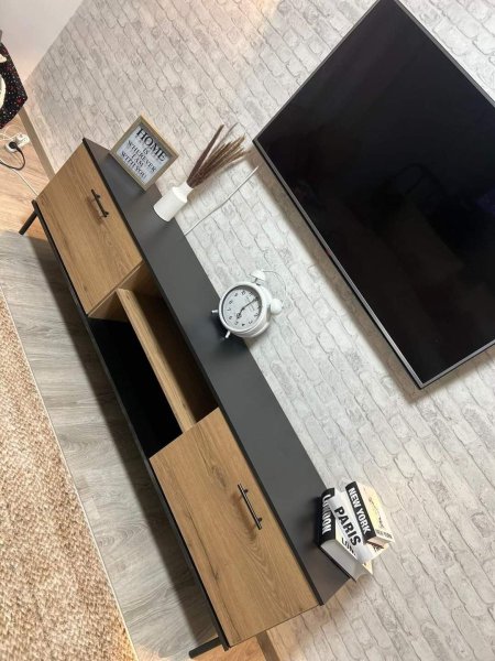 مزنون تلفزيون بسعر {600} شيكل